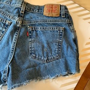 Levi’s 550 cutoffs size12
